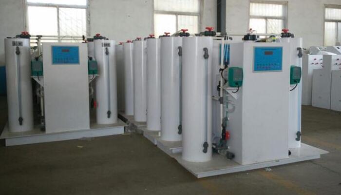 二氧化氯發(fā)生器是目前市場上常見的消毒設(shè)備三個(gè)主要優(yōu)點(diǎn)